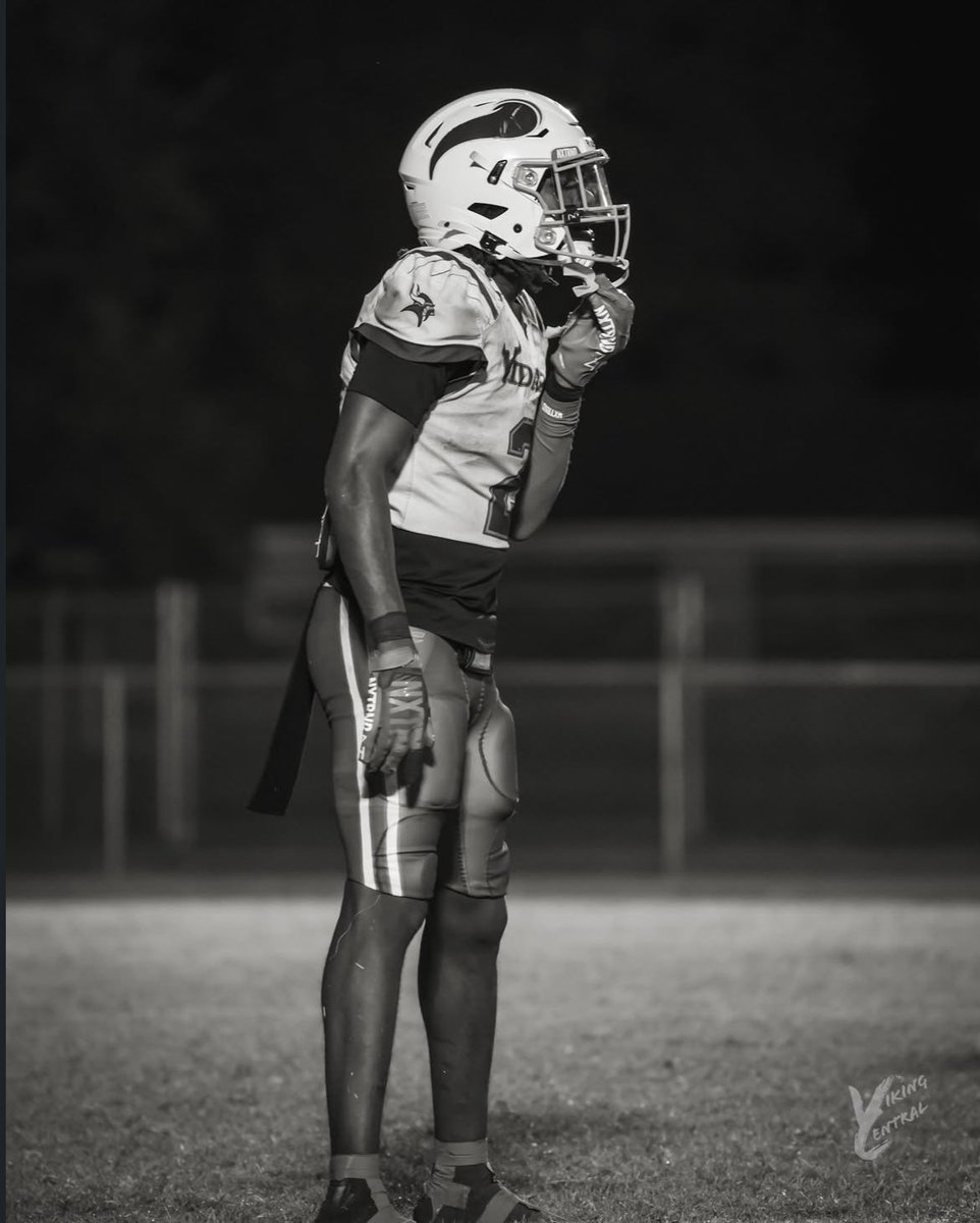 hudl.com/v/2TCMHZ defensive highlights 🦅