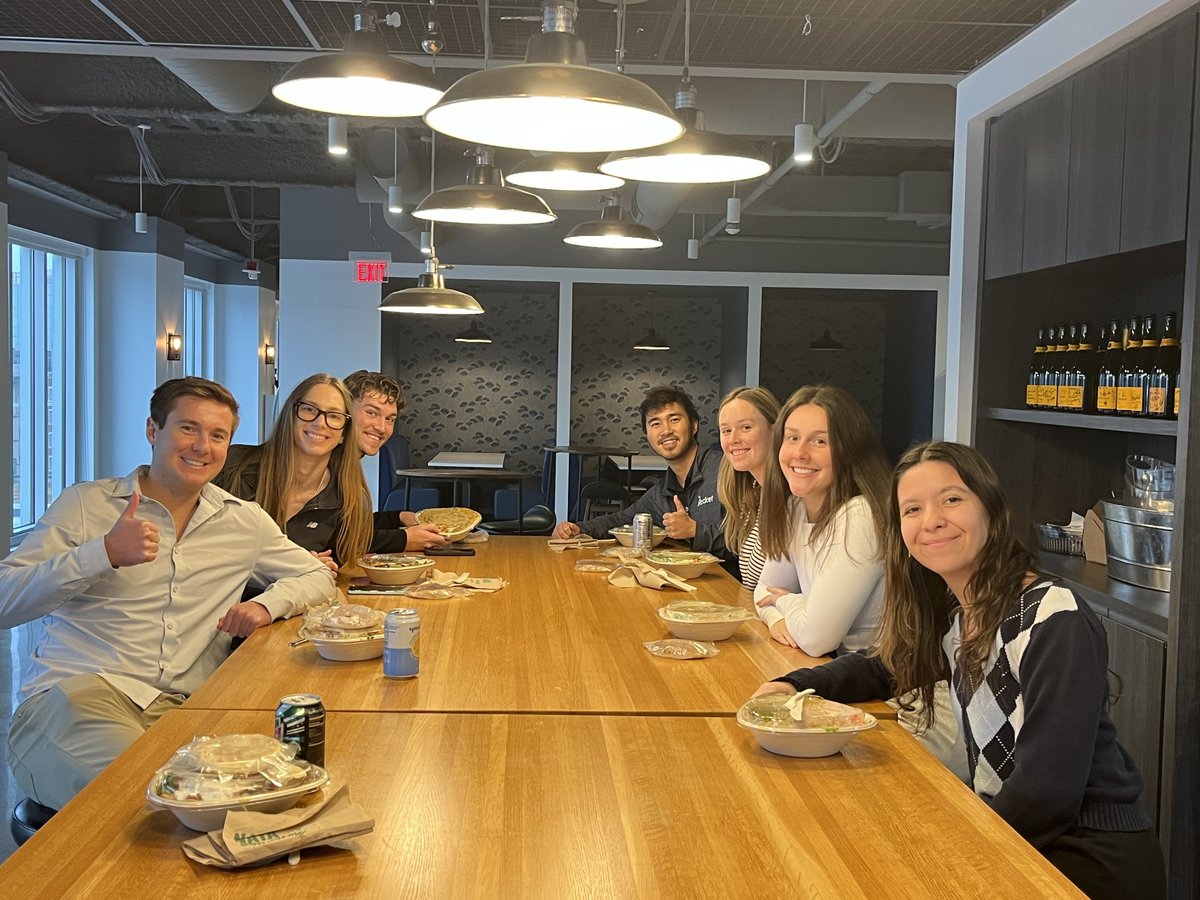 alumni_rocket's tweet image. Team lunch energy! Recharging with the Rocket Crew! 🚀