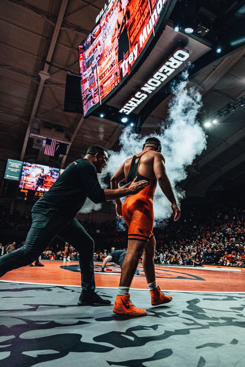 BeaverWrestling's tweet image. We can’t wait to see you back in Gill this Sunday! 

#GoBeavs