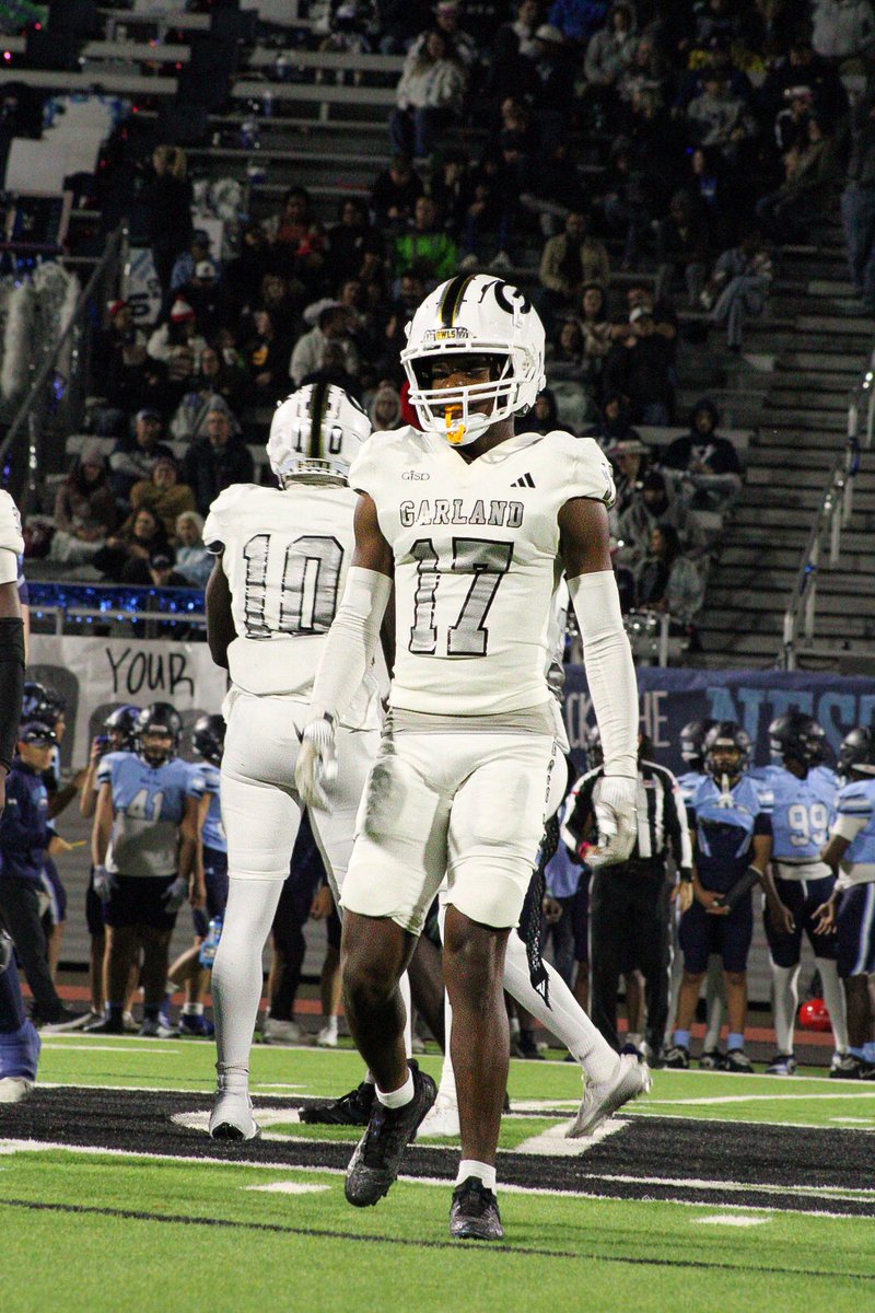 jameriest's tweet photo. Faced a lot of adversity this season, but still made every rep count. Here are my season highlights. (5 games played)
CB/S
5'10
165
3.56 GPA
@CoachC_Lee @coachfrazierMSU @CoachLeppke @Coach_Tinez1 @CoachCaddell @Kelvinperry11
@1KeelanJackson @CoachWilkett https://t.co/YnoAiycIvj