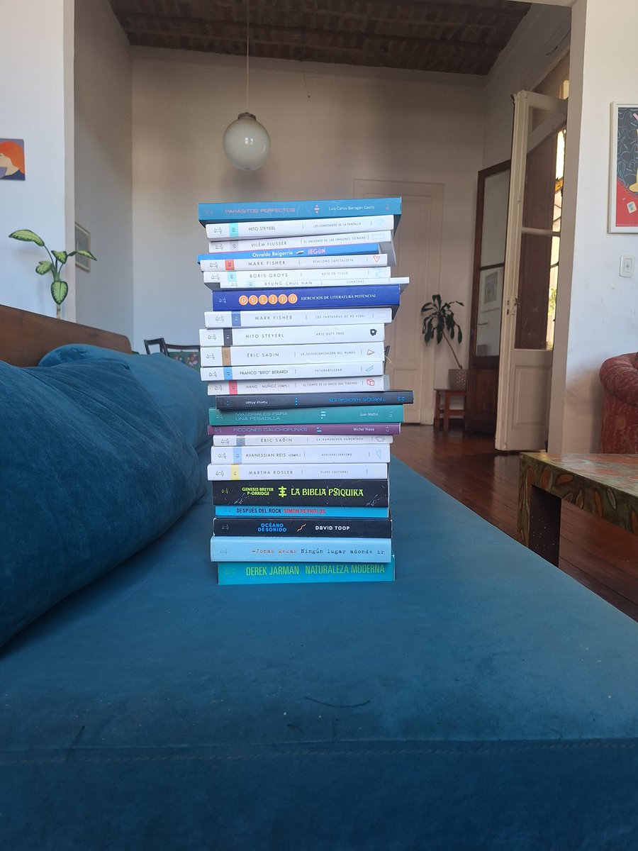 Que lindo ser lector de <a href="/cajanegraedit/">Caja Negra Editora</a> ¡Feliz aniversario, amigxs!