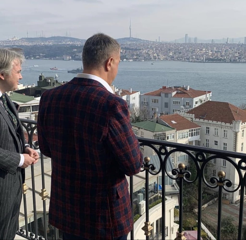 "Avukat <a href="/ersanbarkinn/">Ersan Barkın</a>, Türkiye’nin en temiz adamı, bütün herkes bilir. Namuslu adamdır."

REİS SEDAT PEKER