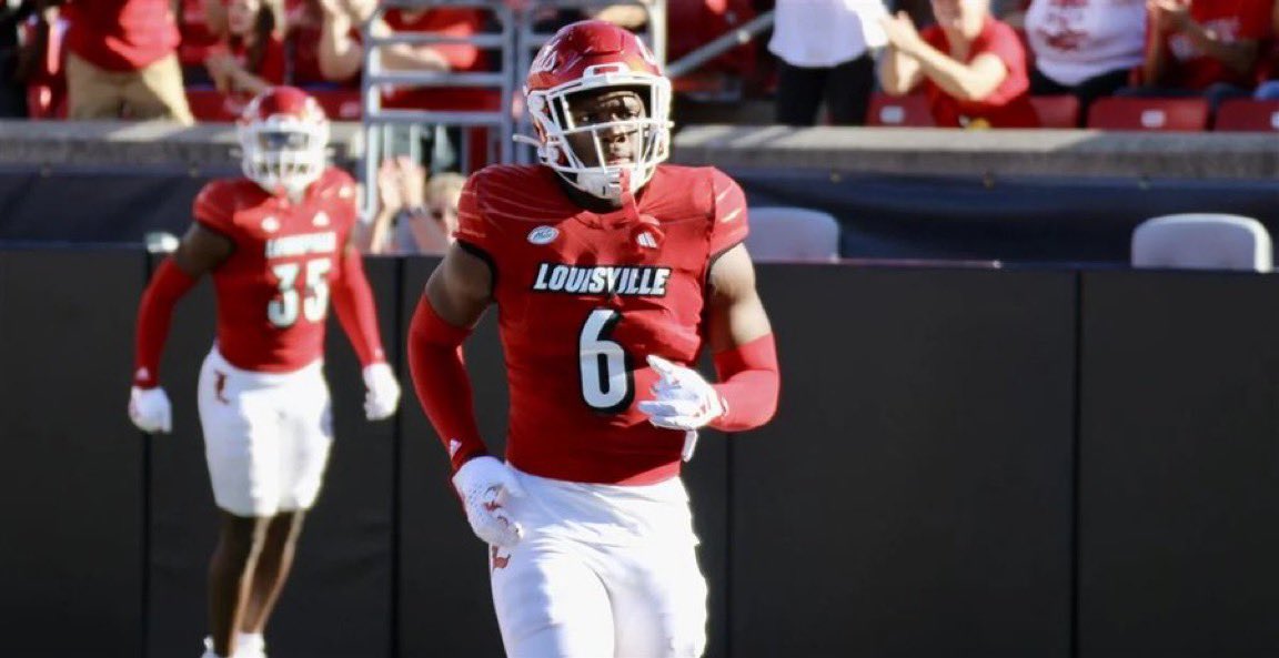 Louisville star linebacker Stanquan Clark, who has been sidelined since early September due to a lower leg injury, will return to action tonight and play vs. Clemson, a source tells <a href="/CBSSports/">CBS Sports</a>.

Had been considered probable throughout the week and is now in fact good to go.