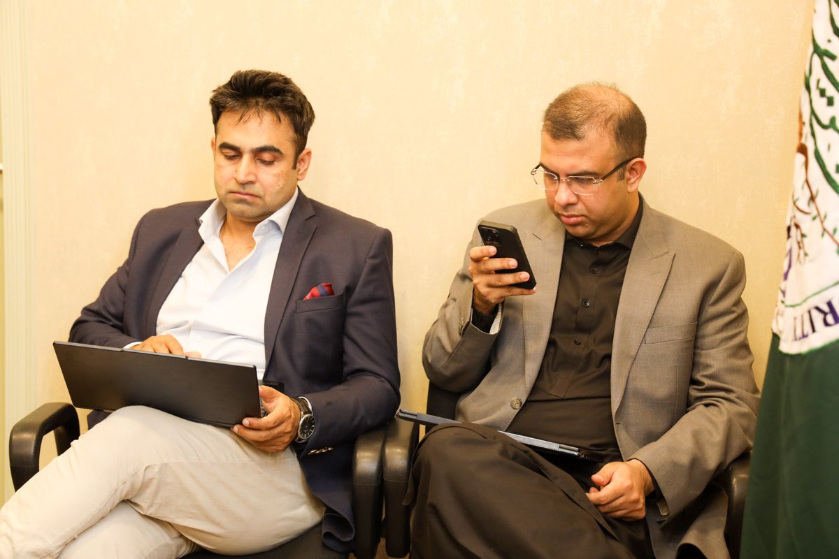 phcip_official's tweet image. 1/2 #PSPAheld a one-day “Enterprise AI” training, delivered by @atomcamp , to build AI capacity across #PSPA, #PHCIP and #PSER

@GovtofPunjabPK @PUNJABPSPA @itsalishehzad @atomcamp