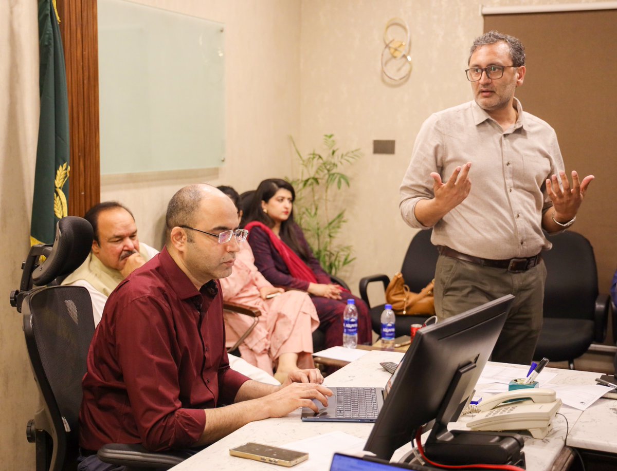 phcip_official's tweet image. 1/2 #PSPAheld a one-day “Enterprise AI” training, delivered by @atomcamp , to build AI capacity across #PSPA, #PHCIP and #PSER

@GovtofPunjabPK @PUNJABPSPA @itsalishehzad @atomcamp