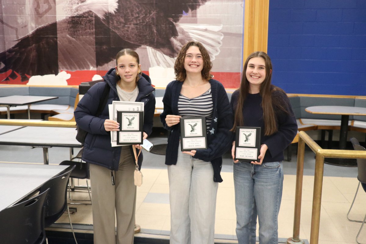 We celebrated our season accomplishments last night!
Congrats to our Four Year Letter Winners Mary McVeigh, Grace Knutson, and Grace Geels