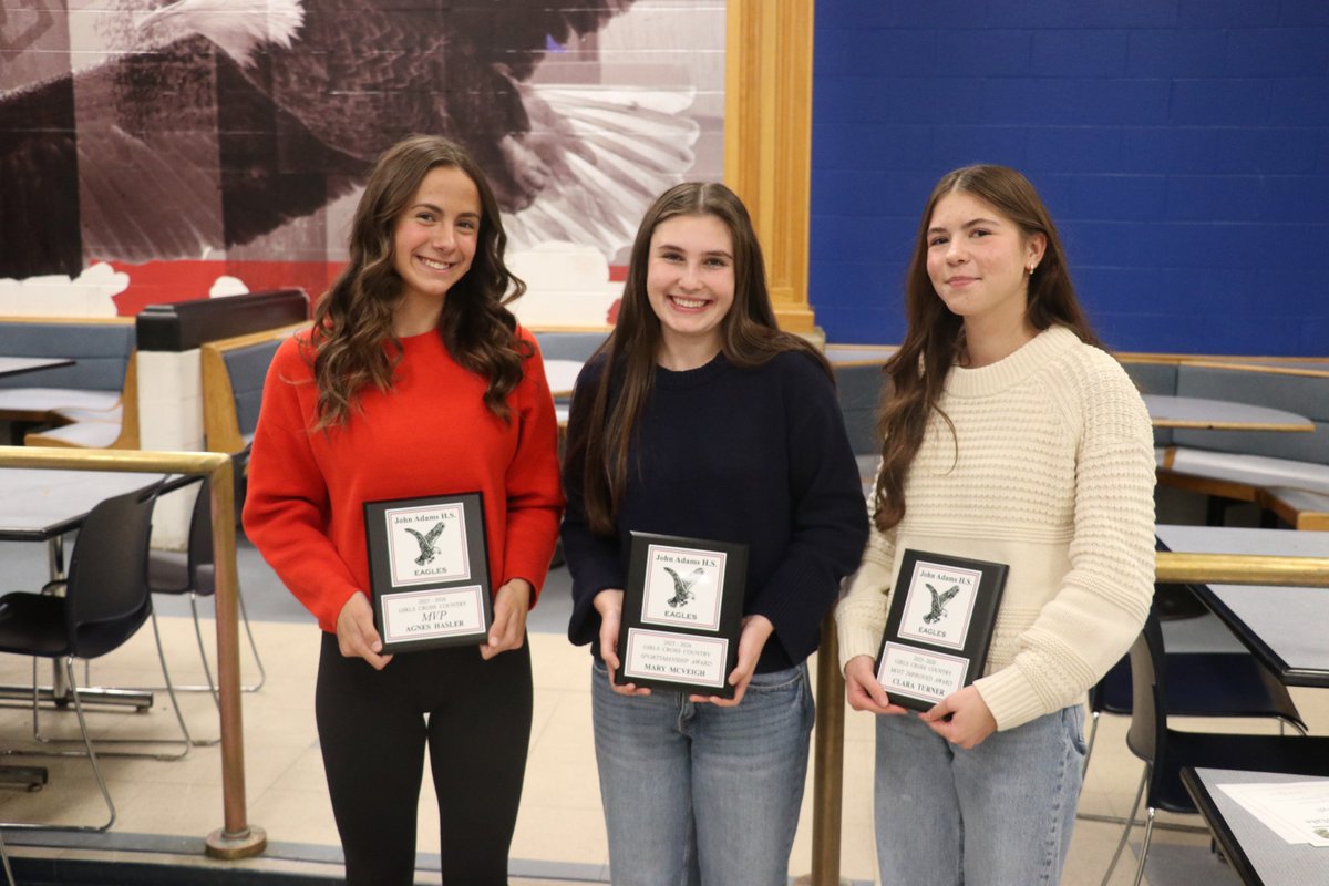 We celebrated our season accomplishments last night!
Congrats to our Girls Award Winners for this Fall
Most Valuable - Agnes Hasler
Most Improved - Clara Turner
Sportsmanship - Mary McVeigh