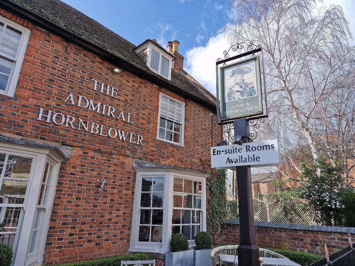 GBbooze's tweet image. The Admiral Hornblower, Oakham, #Rutland 🍻 
This 17th-century former farmhouse is full of character, and is ideally situated for exploring the beautiful market town of #Oakham and the beautiful countryside around Rutland.