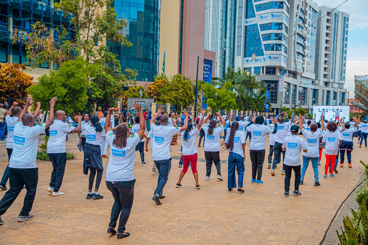 RBCRwanda's tweet image. Uyu munsi u Rwanda rwifatanyije n&apos;isi yose kuzirikana Umunsi Mpuzamahanga wahariwe kurwanya Diyabete. Ni igikorwa cyaranzwe n&apos;imyitozo ngororamubiri no gusuzuma indwara zitandura ku bakozi bo mu bigo bitandukanye.
Uyu mwaka, u Rwanda rwahisemo by&apos; umwihariko insanganyamatsiko…