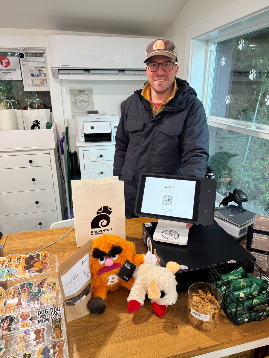 bobscully3's tweet image. Dogs can now shop with bitcoin! (sorry @dogecoin)

The first chicken gizzards ever bought with #Bitcoin. History.

Come visit Brownie’s Pet Boutique in Marin! 🐶