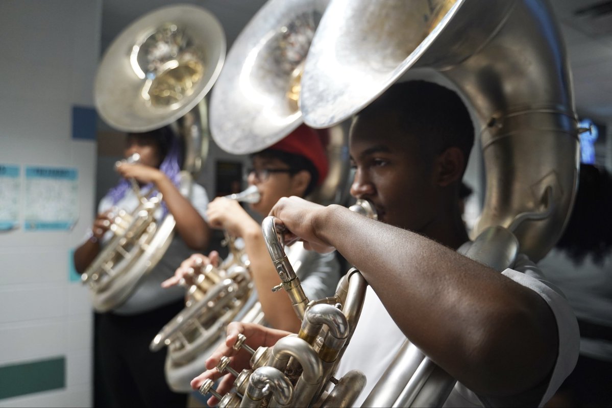 ManorISD's tweet image. 🎉 WHOSE HOUSE?! Our Titan Football Team is Playoff Bound!🏈

It&apos;s a great day to be a Manor New Tech High School Titan!💙🩶 We are absolutely bursting with pride for our amazing Titan Football Team as they head to the playoffs today! #BuildingALegacyOfGreatness🌟