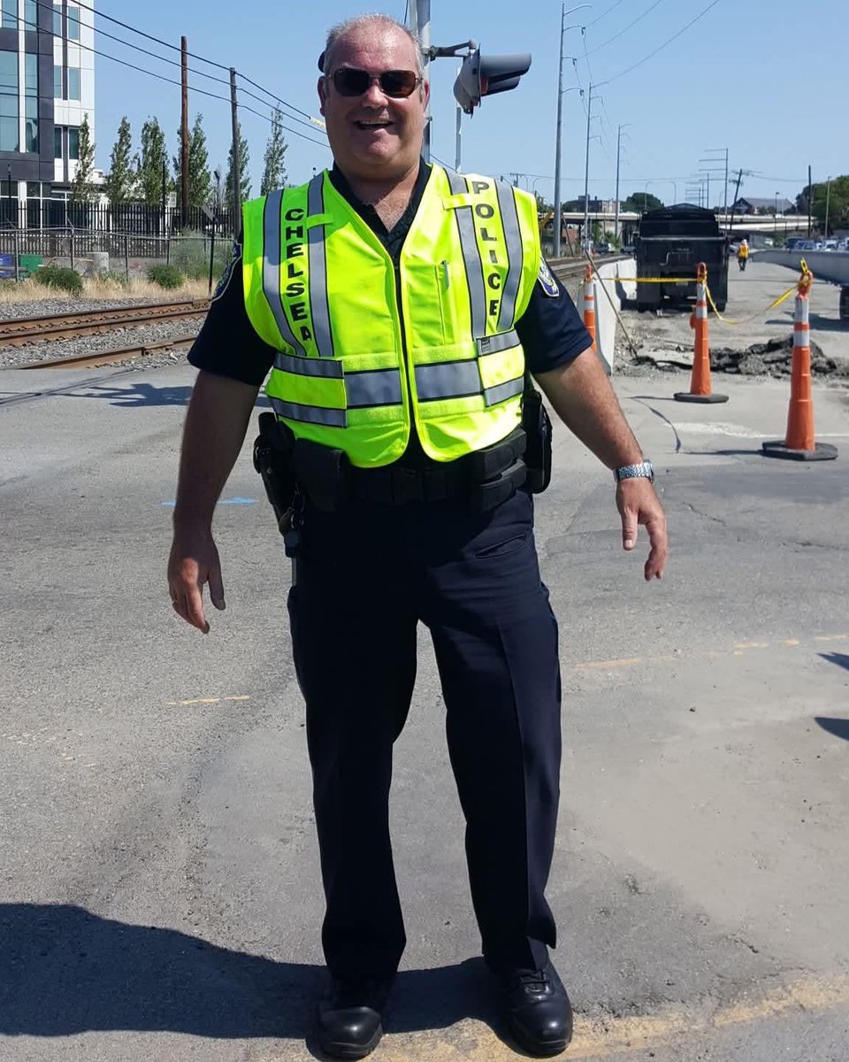 ChelseaScanner's tweet photo. Congratulations To 
Officer Mark O’Connor
(4 November) 🚔
Chelsea Police announce
the retirement of Officer
Mark O’Connor, who
completes his 21 years of
honorable service today
since June of 2004.
#ChelseaPolice 
#ChelseaMA 

https://t.co/d5OjjvErJl https://t.co/uv9xrUQims