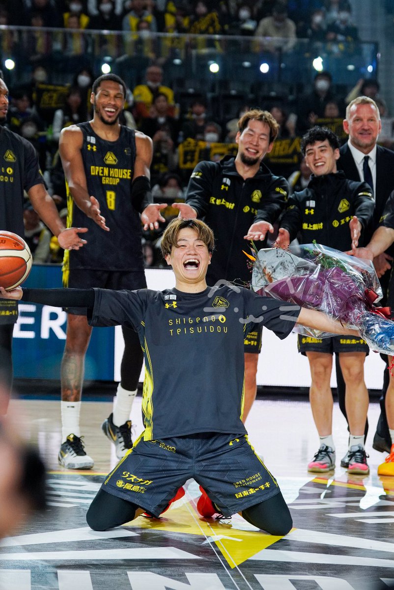 2025.11.12 辻さんがセンターですっごく笑顔なのも…周りのみんなも笑顔