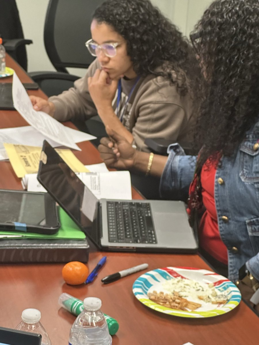 MsKnowlesBCPS's tweet image. Workshop Wednesday!
On Wednesday we dove into RTI – Tier One Tune-Up 
Stronger core instruction = stronger student success.
“RTI helps every learner shine.” 
#WorkshopWednesday #RTI #TierOne #VikingPride