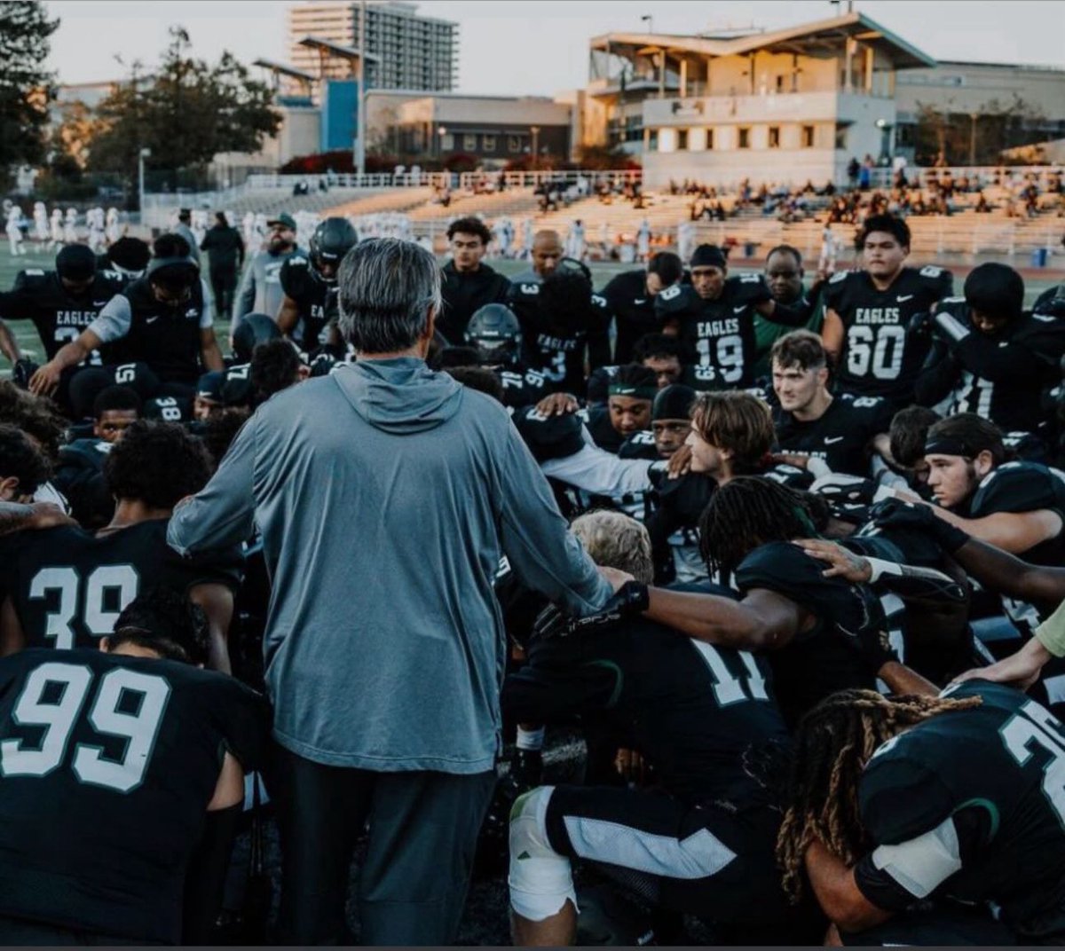 jackson_kink's tweet image. Coach Beam dedicated his life to helping the city of Oakland and the youth
Thank you for everything you taught me I will forever be grateful for my time at Laney and what you have given to me and to countless others
Long live John Beam and everything he stood for💚
#2Claps🦅
