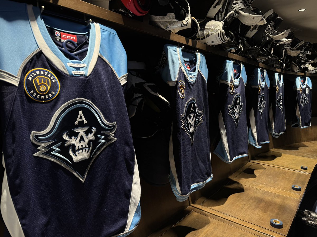 mkeadmirals's tweet image. WE’RE WEARING NAVY AT HOME‼️