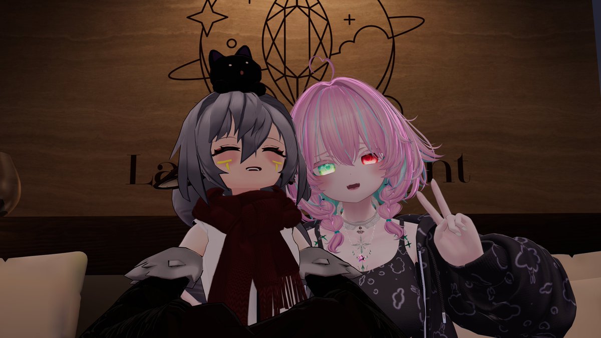 regina_luxon's tweet image. 昨夜は #LabradoNight にキャストとして参加🥂
最後のハロウィン特別営業でお相手させていただいたのは証明人形さんでした！！🎃🍭👻
初めて証明人形さんに会ったのは1年半以上前で、その頃からボクの事をとても褒めてくれますね♪
久しぶりに証明人形さんのお相手ができてとっても嬉しかったです✨