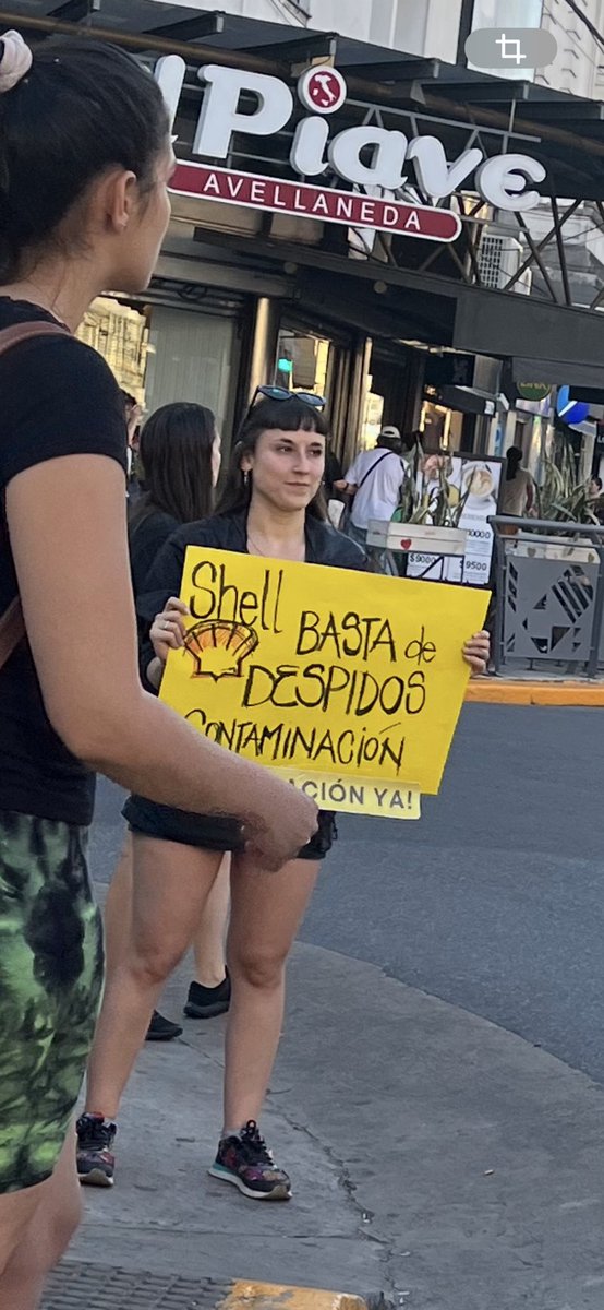 avellaneda_real's tweet image. Protesta por despidos en #Shell

📍Avenida Mitre al 700 #Avellaneda