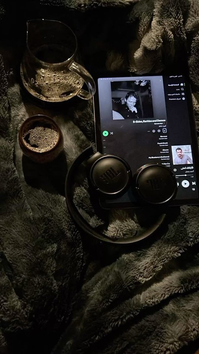 llpipi's tweet image. Good evening🖤🎧☕️