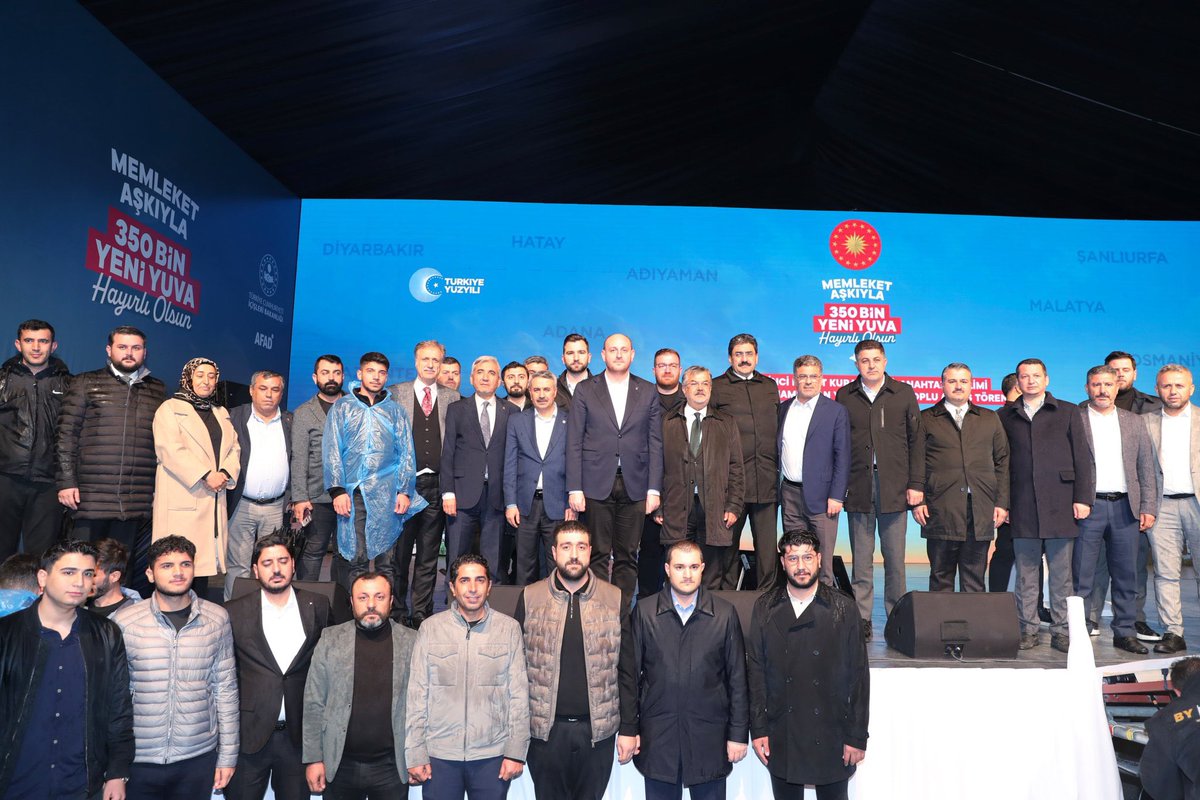 Genel Başkan Yardımcımız ve Teşkilat Başkanımız Sayın Ahmet Büyükgümüş ile birlikte, Cumhurbaşkanımız Sayın Recep Tayyip Erdoğan’ın teşrifleriyle gerçekleştirilecek 350 bin konut teslim töreninin yapılacağı alandaki hazırlıkları yerinde inceledik.

🗓 15 Kasım Cumartesi
⏰ 14:30