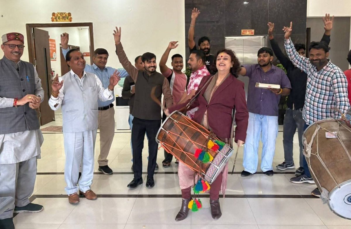 ManjeetGoswami_'s tweet image. बिहार चुनाव में NDA की ऐतिहासिक जीत पर पंचकूला भाजपा कार्यालय ‘पंचकमल’ में कार्यकर्ताओं के साथ विजय उत्सव मनाया l कार्यक्रम में राज्यसभा सांसद Rekha sharma, प्रदेश उपाध्यक्ष Banto kataria, विधायक Shakti Sharma तथा महापौर श्री कुलभूषण गोयल जी,जिलाध्यक्ष श्री अजय मित्तल जी रहे l