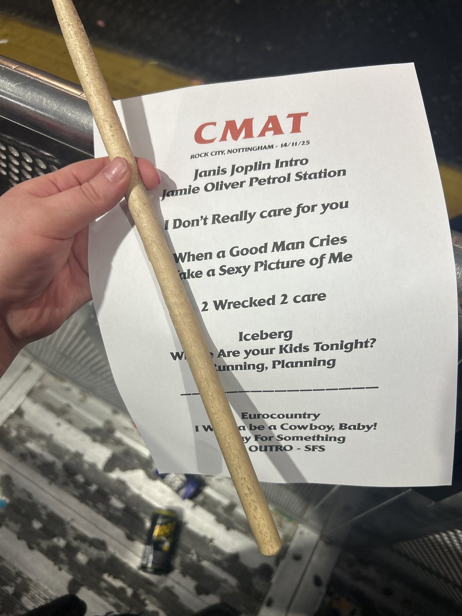 mantarayfae's tweet photo. incredible show, cmat and the very sexy cmat band you made my night ✨ @cmatbaby https://t.co/QlkPGCWAq9