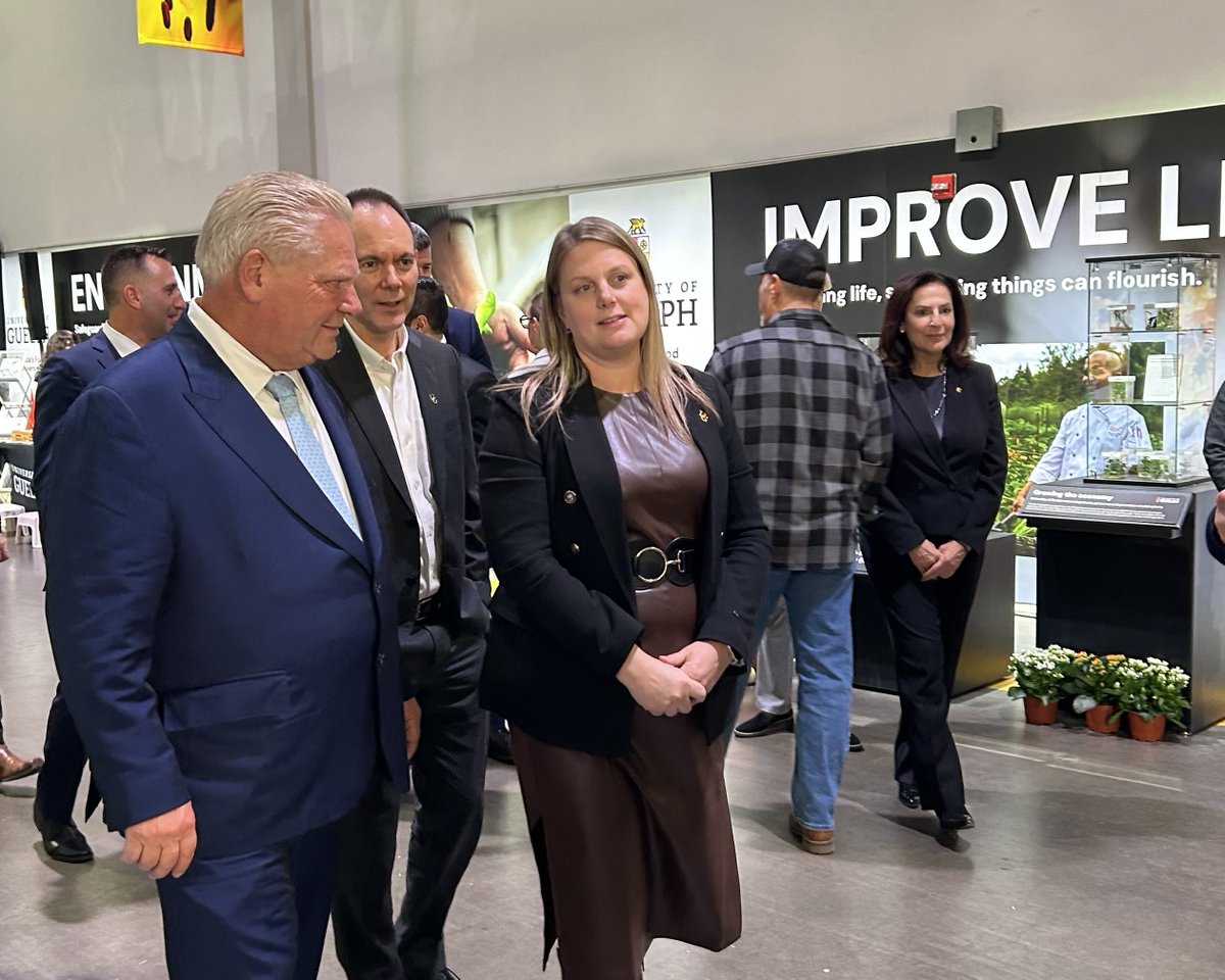 uofg's tweet image. Thank you, Premier Doug Ford, Minister Trevor Jones, MPP Paul Vickers and MPP Bill Rosenberg, for visiting #UofG’s exhibit at @THERAWF to speak with researchers, faculty &amp;amp; students about their groundbreaking work in agri-food research.