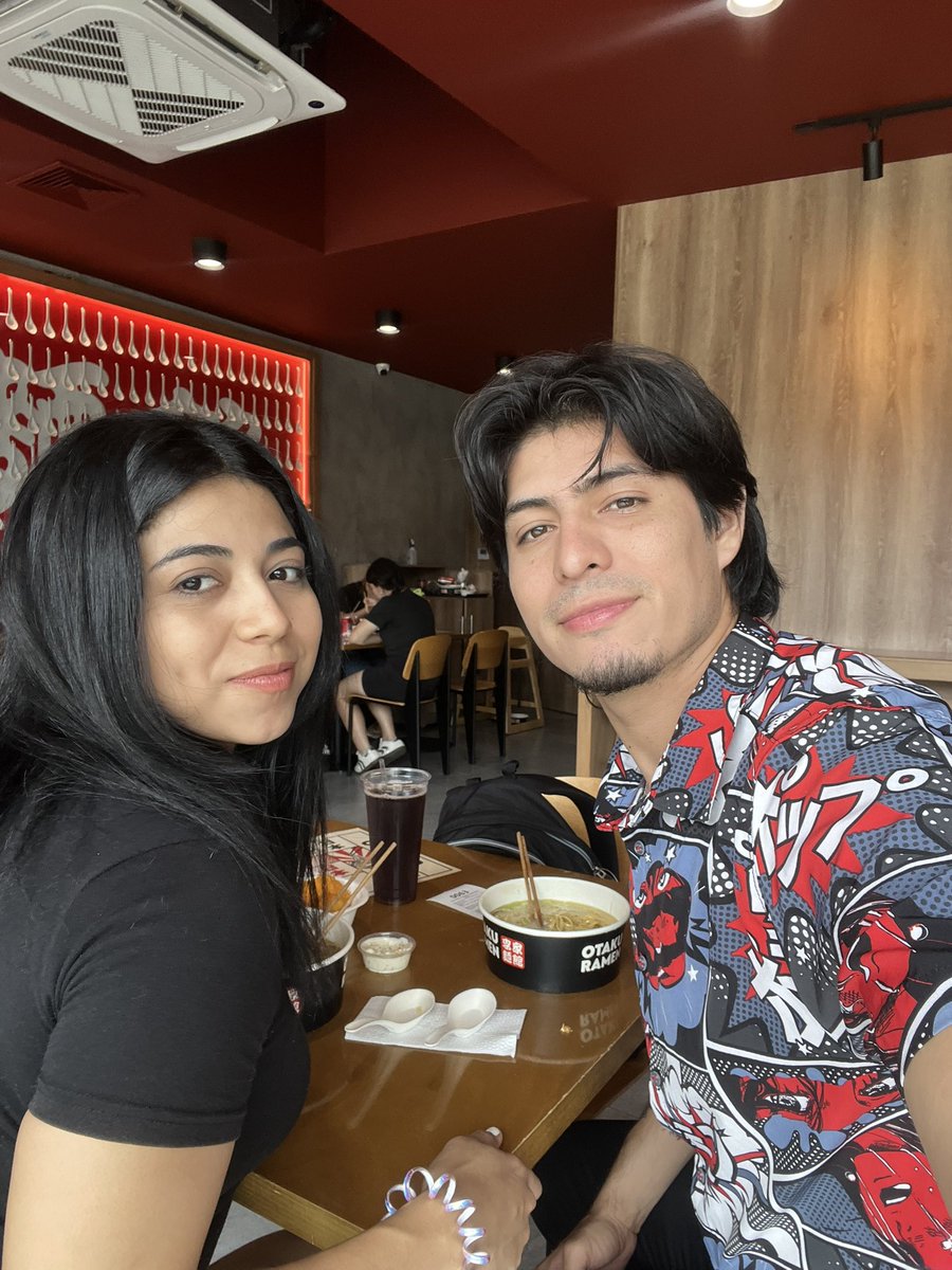 Ahora solo pido con quien artarme comida china los fines de semana toda la vida.