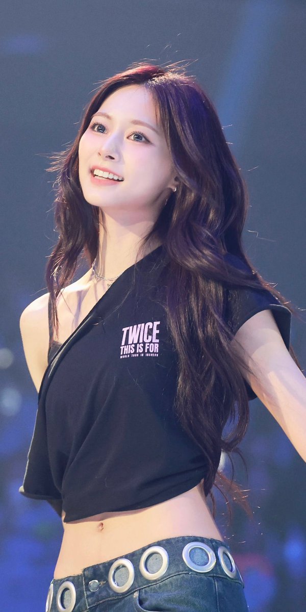 大好きなツウィちゃん💙
大事な10代に海を渡ってくれてありがとう
私の20代はツウィちゃんでいっぱいだよ
カヤバタとぬくぬく包まって過ごしてね🐕🐕‍🦺

<a href="/JYPETWICE/">TWICE</a> 
#TZUYU #쯔위 
#쯔위_입사_13주년_축하해
#13YearsWithTZUYU