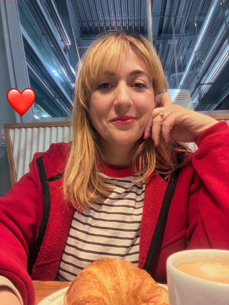 Tutamıyorum zamanı… dediğin anda,
dünyanın dönüşünü bir anlığına yavaşlatmak istersen, kısa molalar ver.

İster ev işi yap, ister ders çalış, ister iş yerinde ol; önce nefesine odaklan.
Sonra kendine kısa bir yürüyüş ya da sıcak bir kahve armağan et. ☕️

Çünkü stres, çoğu zaman