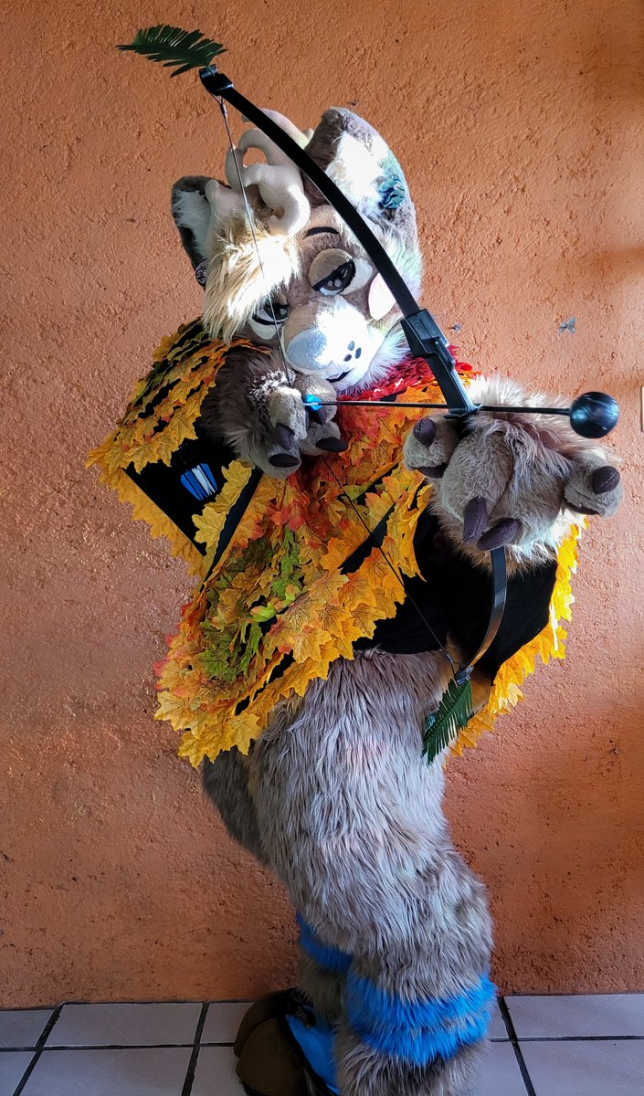 ¿Ya tienen una idea de como disfrazarse para <a href="/Confuror/">Confuror 2025</a> 2026? 👀💕✨️

#FursuitFriday #furry #deer #venado #wolf #lobo