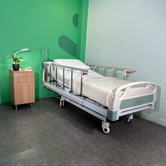 Hey Banda conocen de alguien que venda una cama de hospital puede ser usada en buen estado??? Necesitamos comprar una asap!