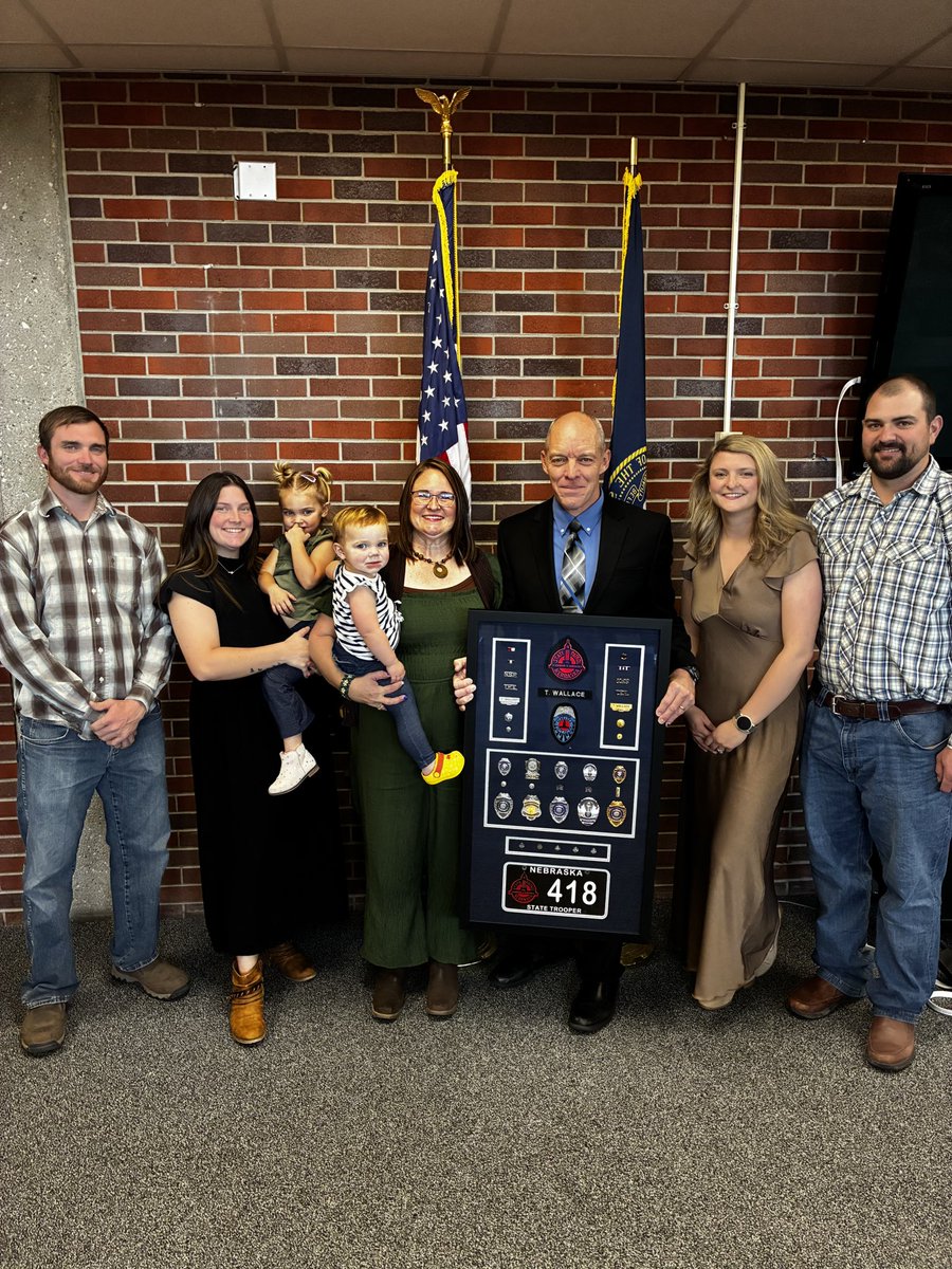 Celebrating 29 years of service! Congratulations to Lt. Travis Wallace on his retirement after an incredible career serving Nebraska. 

Thank you, 418! #LifeOfService