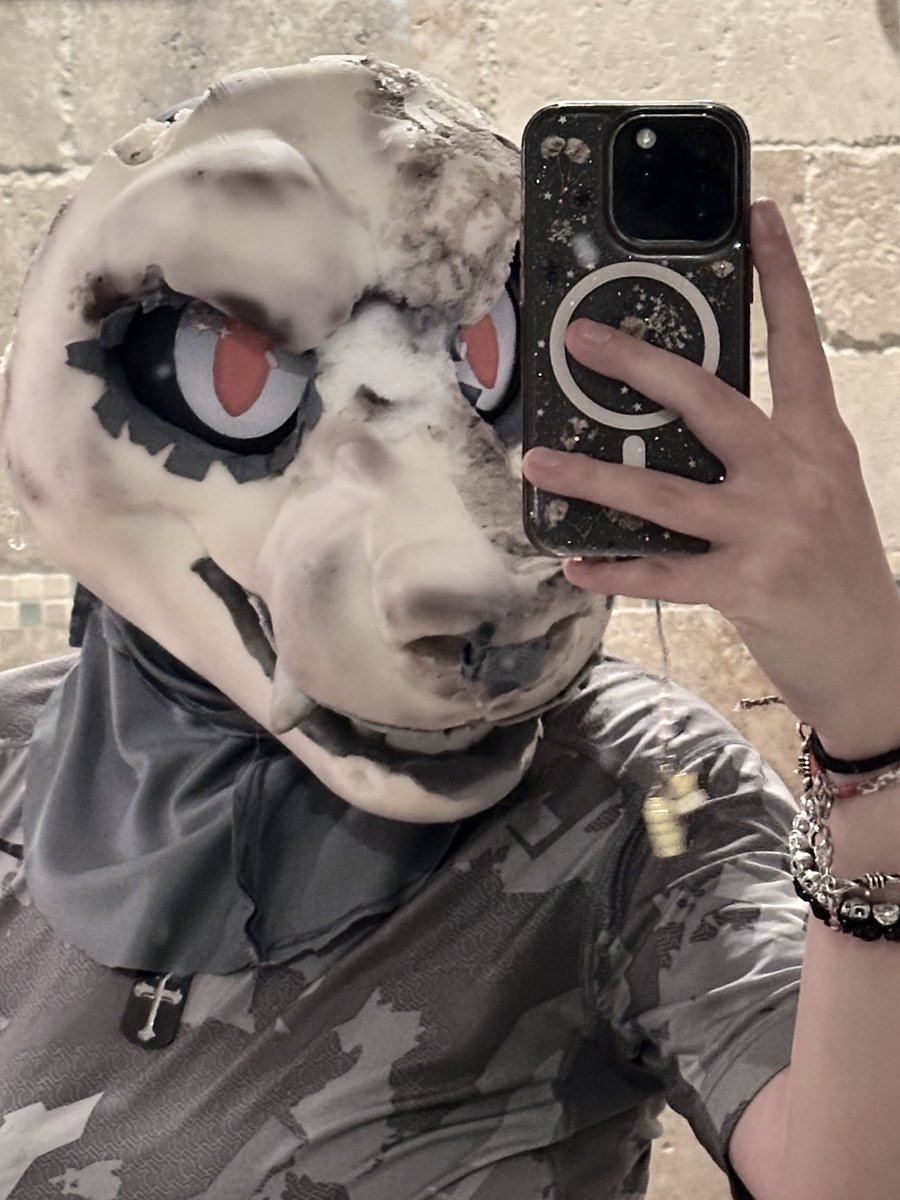 t4zerr's tweet image. oh fuck