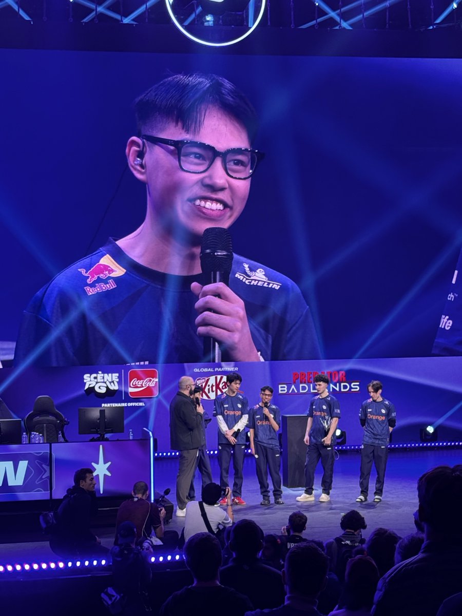 _Jomann's tweet image. TU DOIS ALLER À LA MAISON 🟦🟦!!
MON FILS ! T'ES UNE LEGENDE !!
SE QUEDAAAA @yukinocat5  💙💙💙💙💙