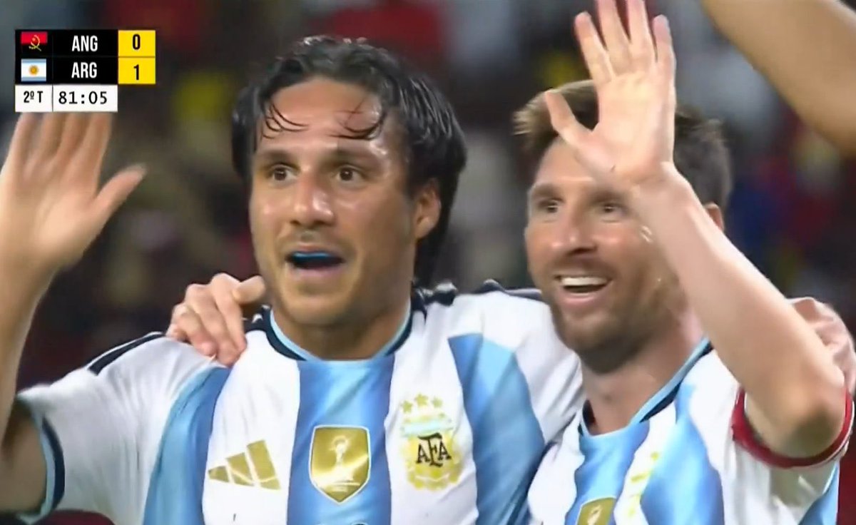 UnionStGilloise's tweet image. Two GOATs in one picture. 🥹🥹🥹