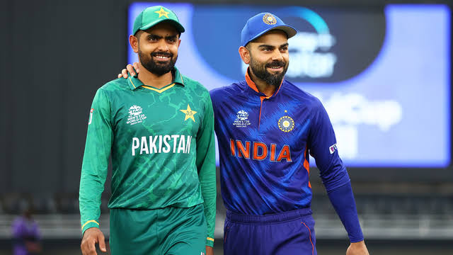 Team_BabarAzam's tweet image. Virat Kohli ended his 71st-century drought after 83 innings.

Babar Azam ended his 32nd-century drought after 83 innings.

MOTHER OF ALL COINCIDENCES － YOU JUST CANNOT SEPARATE THEM IN TERMS OF FIGURES 👑 x 🐐 

#BabarAzam | #BabarAzam𓃵