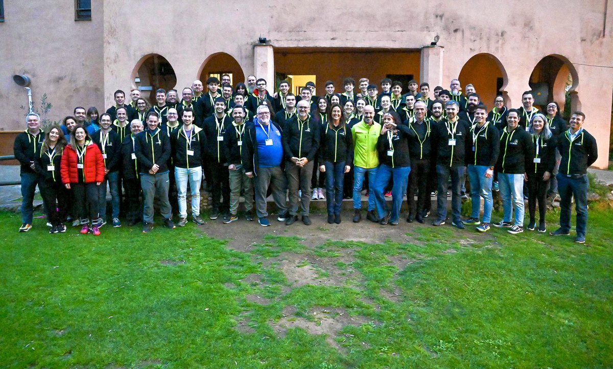 Esther Niubó tweet media