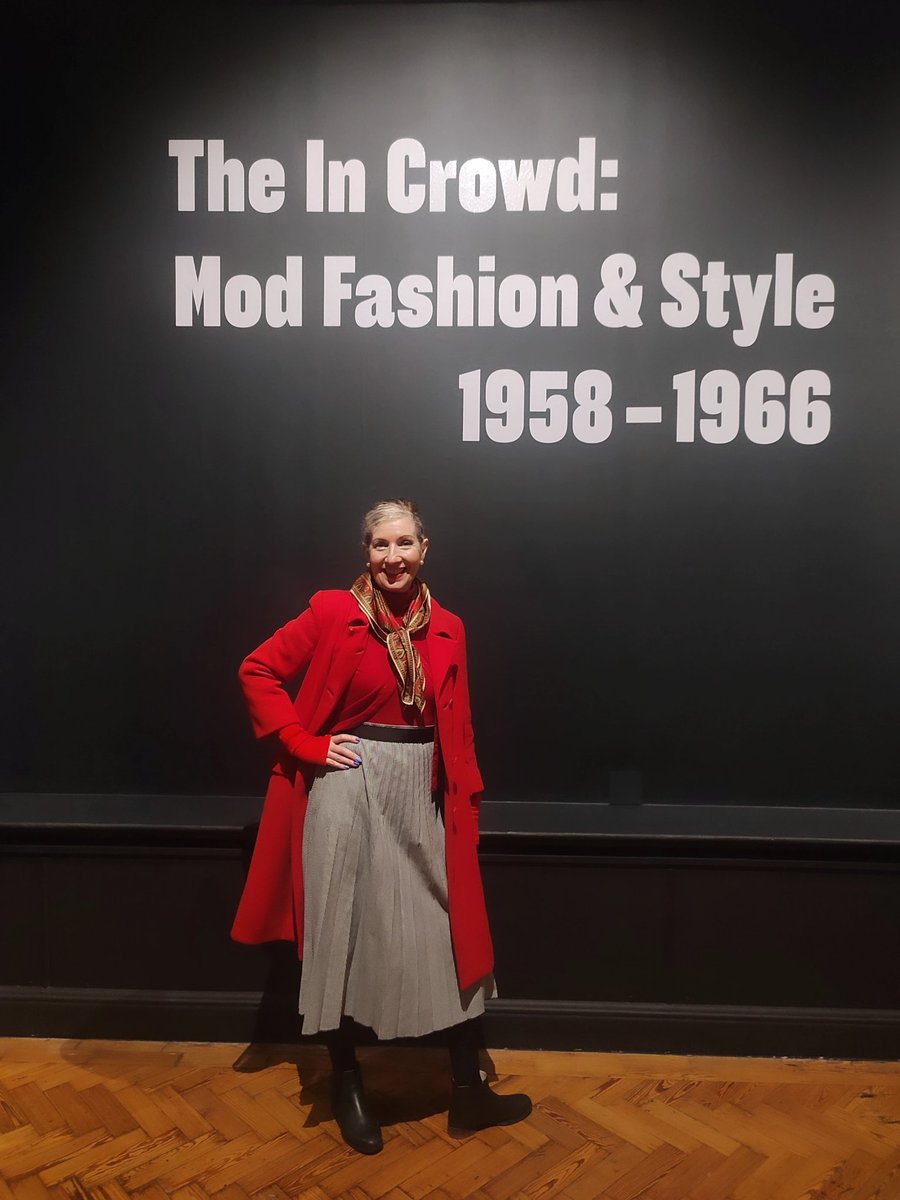 fashionnatascha's tweet photo. ๐ฏโค๏ธ #FashionFriday #Mod edition โค๏ธ๐ฏ
#WeAreTheMods @BrightonMuseums
Wearing #charitystorefind Hardy Amies coat, twinset, vintage silk scarf, dogtooth skirt https://t.co/gLmkJC92qX