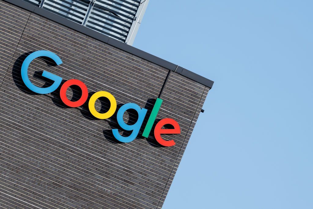 dailytechonx's tweet photo. Google's NotebookLM now features 'Deep Research' for automated, in-depth analysis and supports more file types like Google Sheets and Word docs. https://t.co/HUobunddOO #Google #NotebookLM #Research #Analysis #Automation #FileTypes #Technology #Innovation #Efficiency #Tools #Software #Data #Organization #Integration #Support #Features #Updates #Sheets #Docs #TechNews