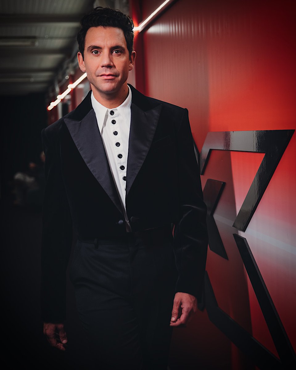 mikasounds's tweet photo. Indosso uno dei miei nuovi look realizzati appositamente da Atelier Mika per Modern Times!

È stato fantastico tornare a esibirmi, ieri sera a @xfactoritalia.. l'energia era fenomenale!
Un grande grazie a tutto il team di produzione e ai giudici per avermi accolto con tanto calore e generosità.

Conduttrice @Giorgia 
Creative directors @Laccioland, Shake Plastic Dreamers
Giudici @AchilleIDOL, Francesco Gabbani, @paolaiezzi, @thereallafuria 
@xfactoritalia 
@SkyItalia , @NOWTV_It