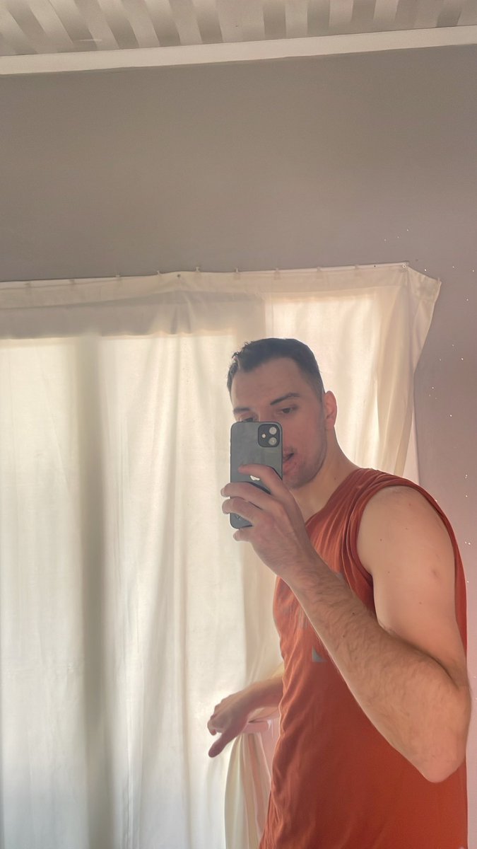 Dünyadaki en sert iki şeye sahibim🤷😅