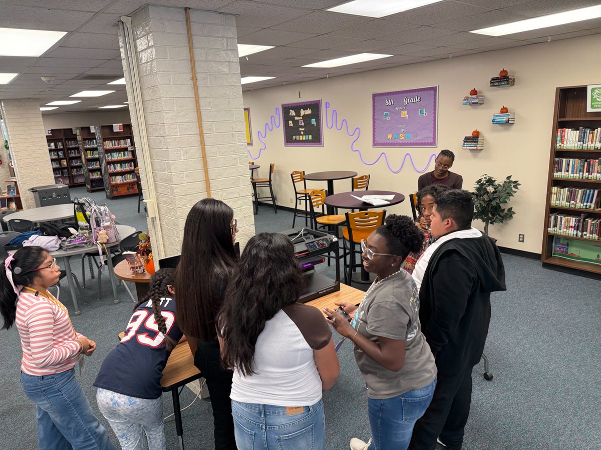 Mr. Black tweet media