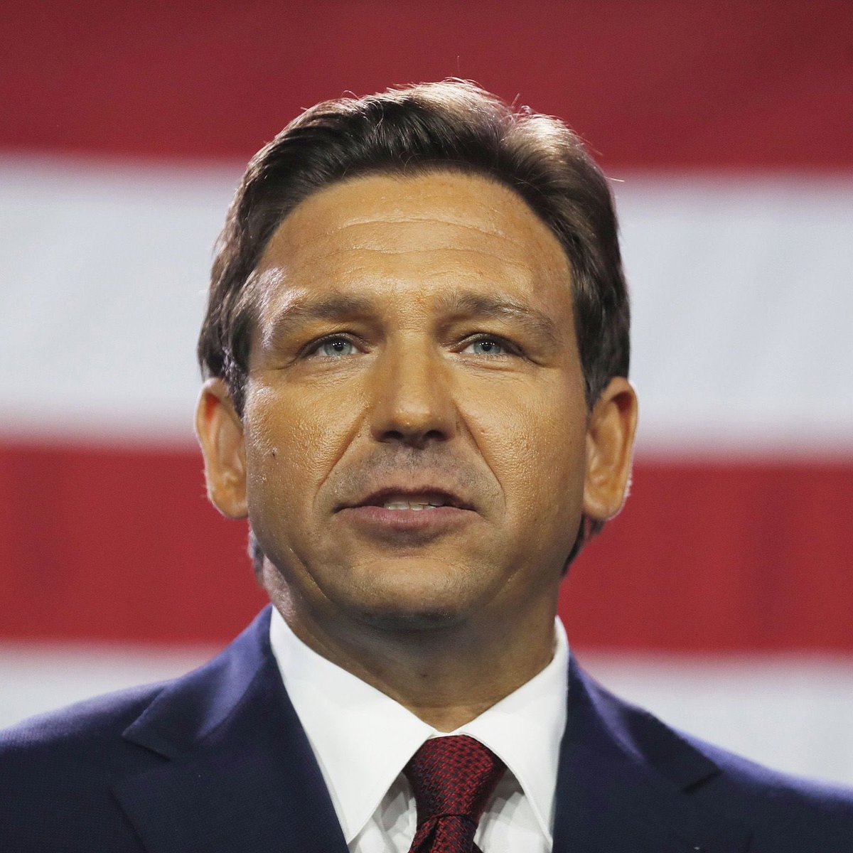 FLVoiceNews's tweet image. 🚨 JUST IN: Gov. Ron DeSantis has CONFIRMED Florida&apos;s 2026 redistricting is coming. We could be looking at a stunning +5 red seats.

Florida&apos;s potential US House delegation (change from 2024):
🔴 Republican: 25 (+5)
🔵 Democratic: 3 (-5)

This would fully cancel out Gavin…