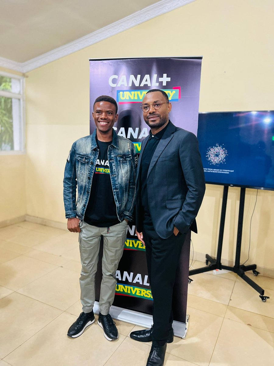 JonasSumaili's tweet photo. J’ai eu l’honneur de rencontrer mon journaliste préféré, Charles Mbuya à l’occasion d’un masterclass qu’il a animé à Lubumbashi.🥰🎉

Un moment exceptionnel, riche  qui m’a permis d’acquérir de nouvelles compétences  notamment dans la création de contenus visuels.

#canal+ https://t.co/Xv8iw56XWS