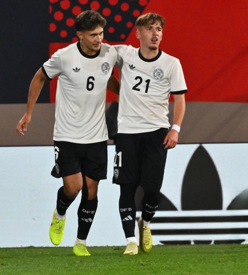 🇩🇪 Tom Bischof with a hattrick for Germany U21 against Malta ⚽⚽⚽
Lennart Karl with a brace on his debut ⚽⚽

5-0 after 68 minutes