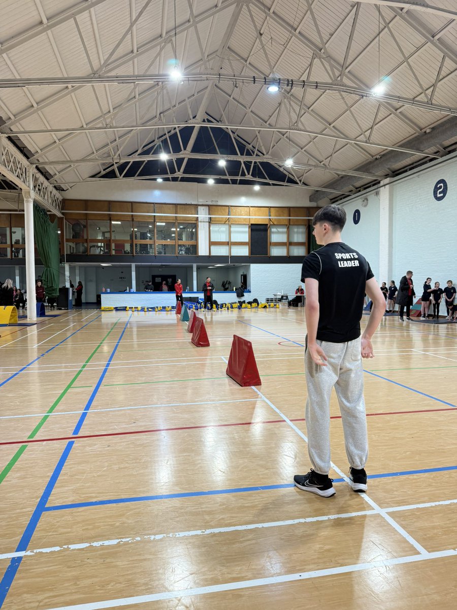 ActiveSchoolsIC's tweet image. PRIMARY SPORTSHALL | Huge thank you to @ClydeviewPE Sports Leaders who were a great help and a credit to the school today 👏👏💪

#RoleModels✨