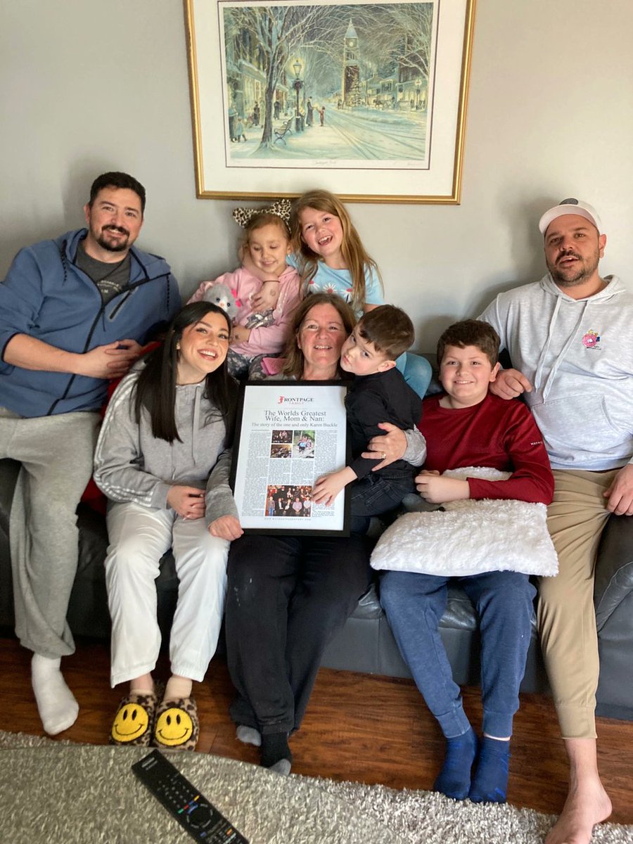 MyFrontPageGift's tweet image. One gift. Three generations. Endless memories.

This is why we do what we do. Nothing beats seeing the whole family gather around a custom front page story. It’s a moment of shared history and love.