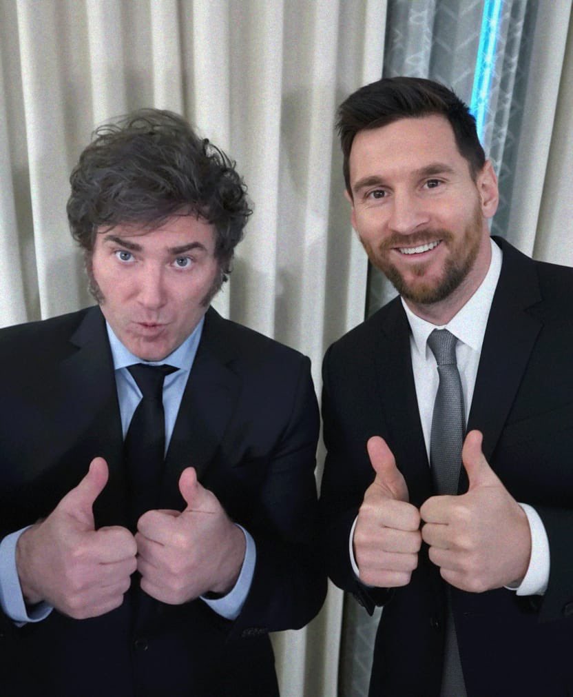ᶠ ᵃ ⁿ De Antonio Laje tweet media