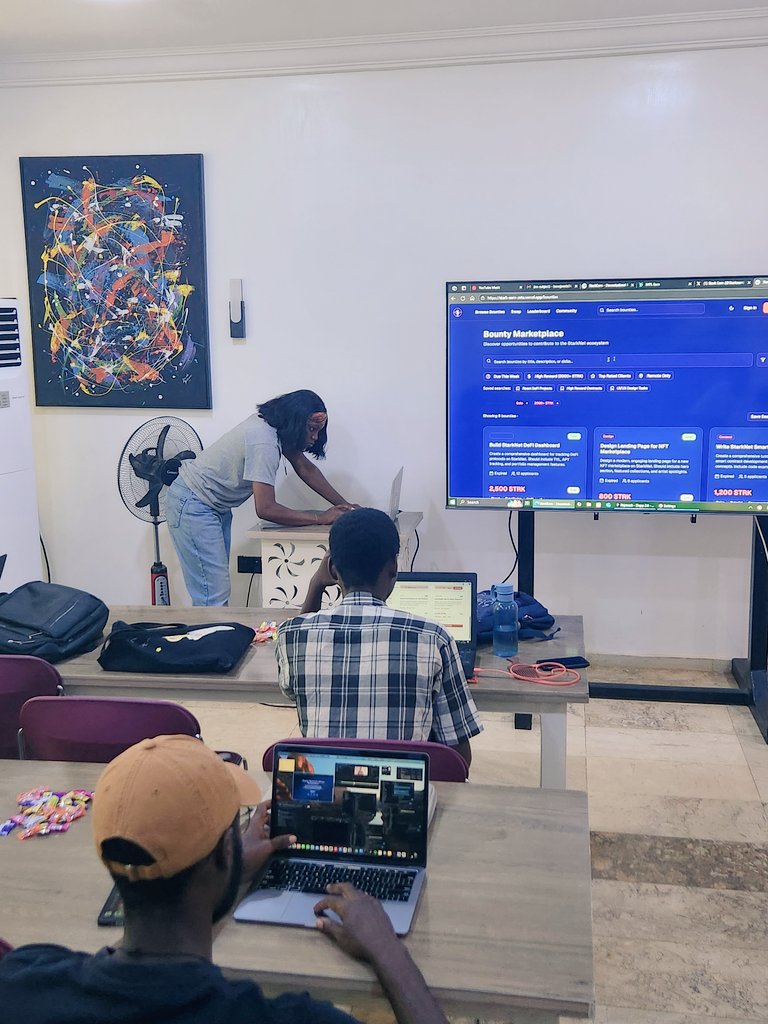 3reeHaus tweet media